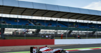 Alfonso Celis Jr. completa fin de semana en Silverstone. jpeg