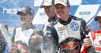 Héroe de Finlandia, Jari-Matti Latvala gana el rally de su país de la mano con Volkswagen. 00_2015-WRC-08-TW1-3104 (1800x1198)