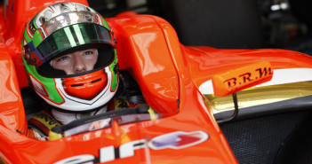 Alfonso Celis Jr. sufre fallas en Silverstone. jpeg