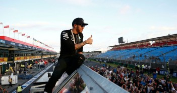 La primera del año fue para el bicampeón Lewis Hamilton. hami-62
